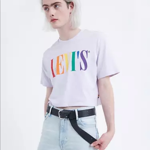 NWT LEVI’S PRIDE UNISEX CROPPED TEE SIZE MEDIUM - Picture 1 of 5